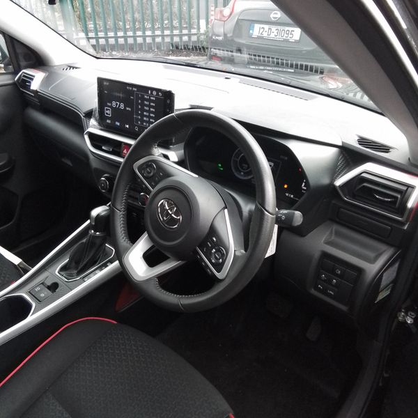 Toyota  corolla crossover raize 372890942