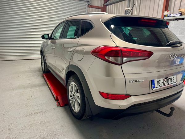 Hyundai Tucson 2018 372948295