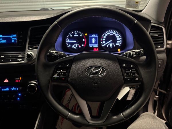 Hyundai Tucson 2018 372948296