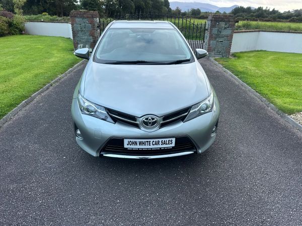 Toyota Auris  1.4 D4 D (60 mpg) 372964124