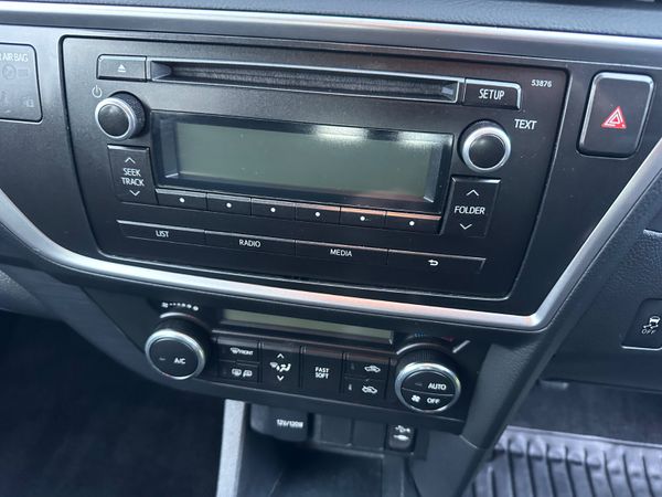 Toyota Auris  1.4 D4 D (60 mpg) 372964129