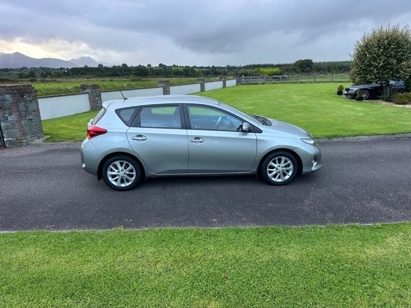 Toyota Auris  1.4 D4 D (60 mpg) 372964123