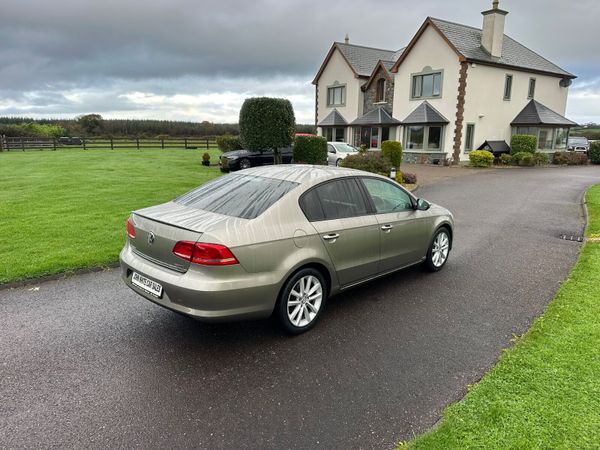 Volkswagen Passat ( Low Kilometres) 372964146