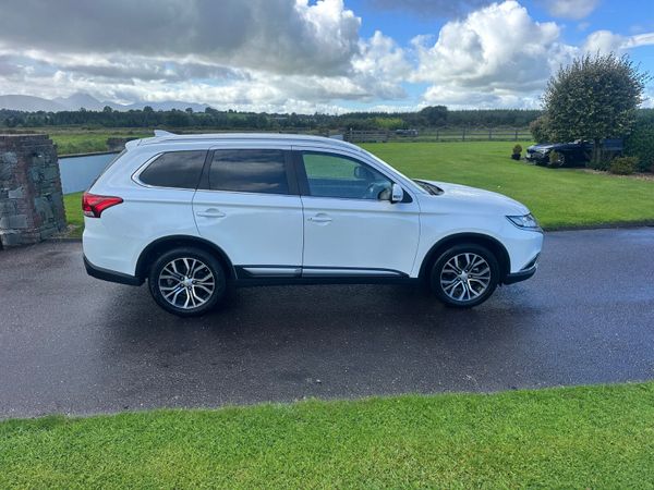 Mitsubishi Outlander 4 WD 7 Seater 372963985