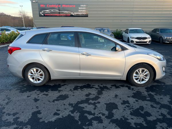 2015 (152) Hyundai I30 SE Nav BDrive 1.6 CRDI Esta 372977876