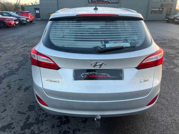 2015 (152) Hyundai I30 SE Nav BDrive 1.6 CRDI Esta 372977877
