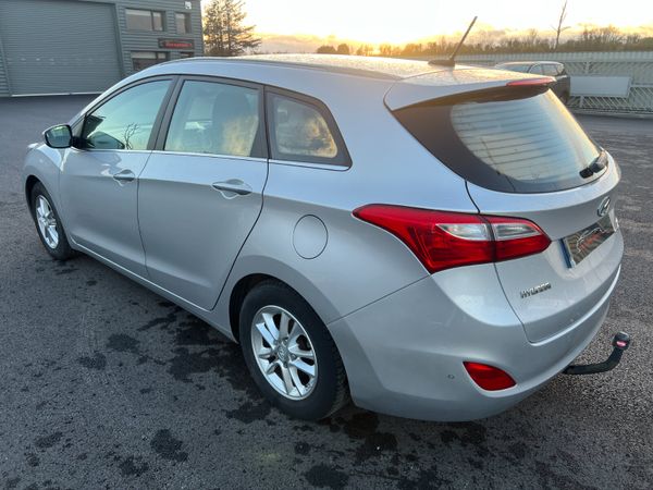 2015 (152) Hyundai I30 SE Nav BDrive 1.6 CRDI Esta 372977873