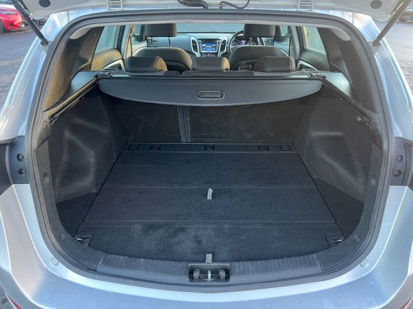 2015 (152) Hyundai I30 SE Nav BDrive 1.6 CRDI Esta 372977886