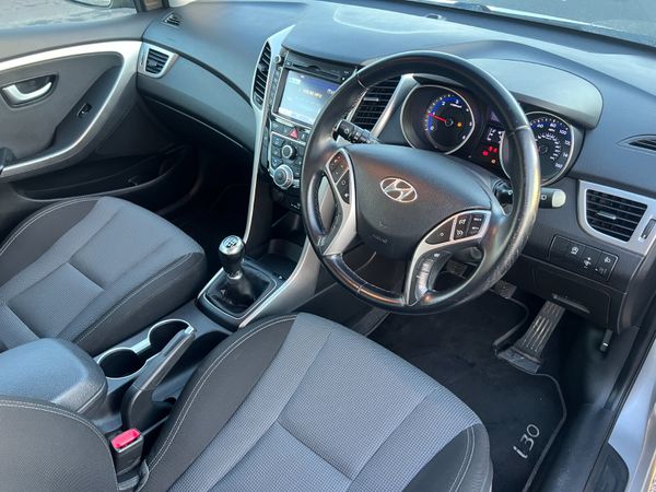 2015 (152) Hyundai I30 SE Nav BDrive 1.6 CRDI Esta 372977881