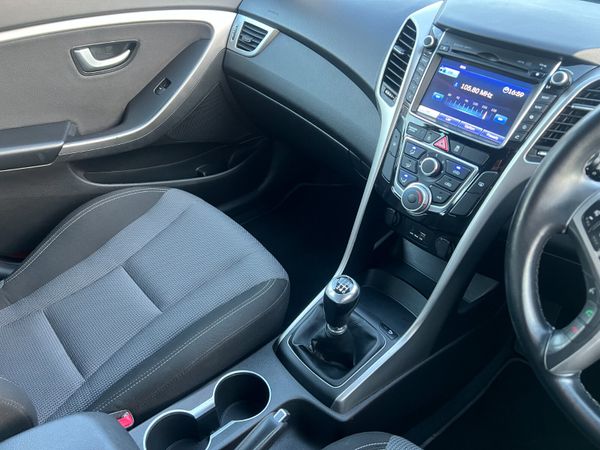 2015 (152) Hyundai I30 SE Nav BDrive 1.6 CRDI Esta 372977892