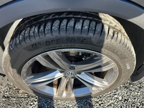 201 Volkswagen Tiguan R-line Leather Seats 372994015