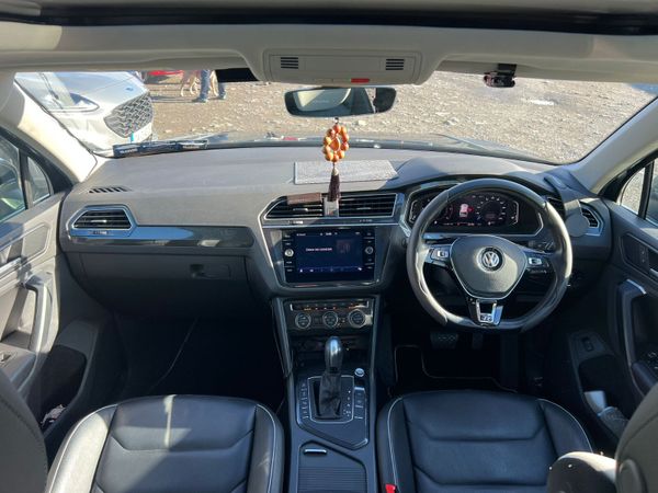 201 Volkswagen Tiguan R-line Leather Seats 372994048