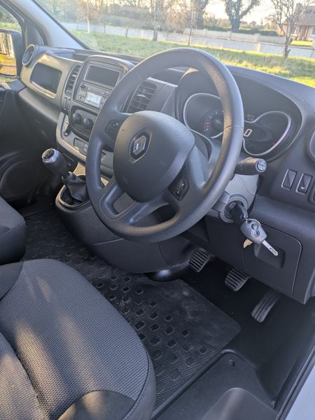 Renault Trafic 2021/ VAT INCL /DOE 04/26. 373007426