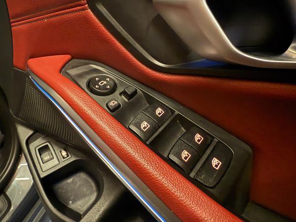 221 BMW 330E M-Sport Touring 373075284