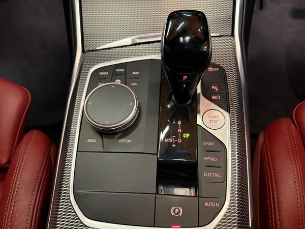 221 BMW 330E M-Sport Touring 373075288