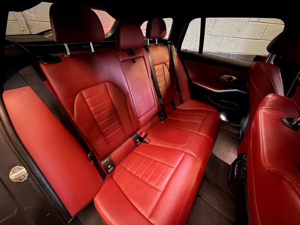 221 BMW 330E M-Sport Touring 373075281