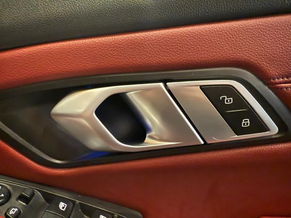 221 BMW 330E M-Sport Touring 373075291