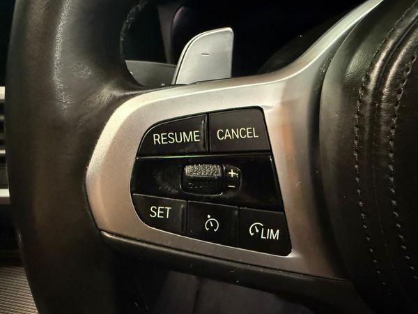 221 BMW 330E M-Sport Touring 373075293