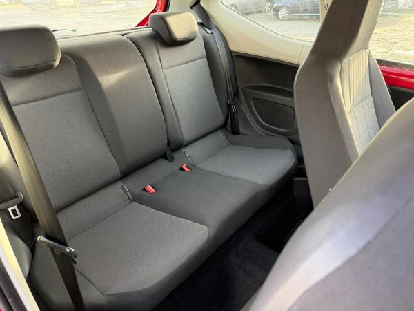 151 Volkswagen up! 373084777