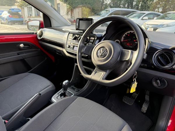 151 Volkswagen up! 373084787