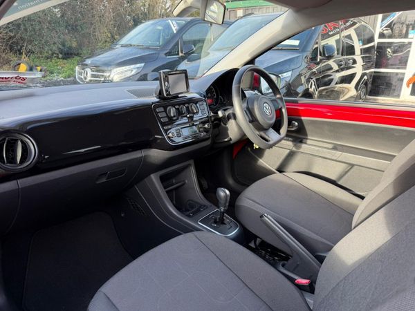 151 Volkswagen up! 373084845