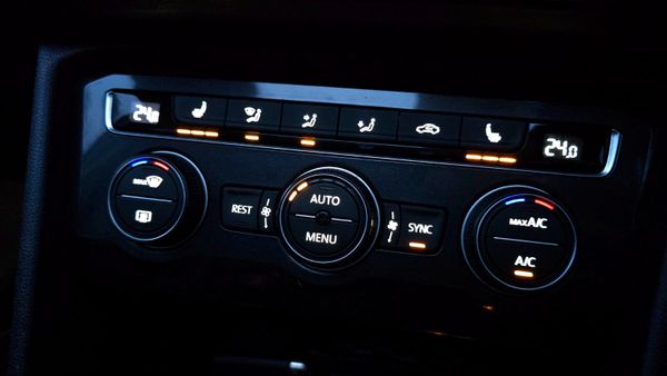 // Deposit Taken // 373128484