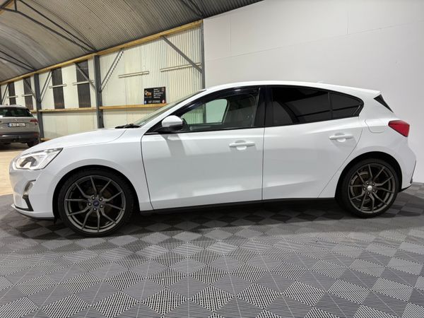 2018 Ford Focus Zetec 1.0 100 Bhp NEW MODEL 373123044
