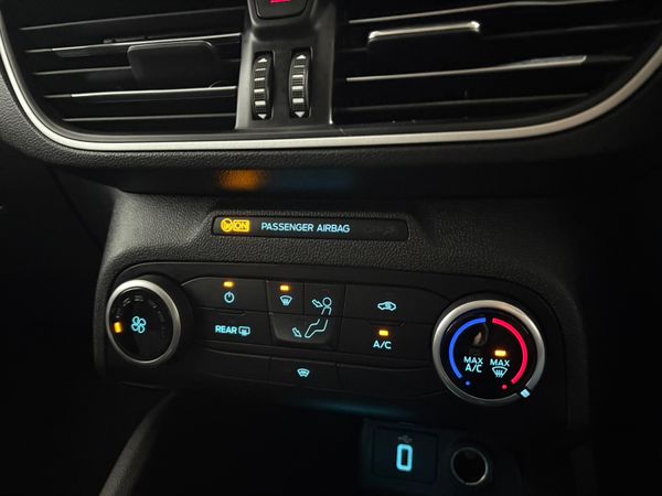 2018 Ford Focus Zetec 1.0 100 Bhp NEW MODEL 373123059