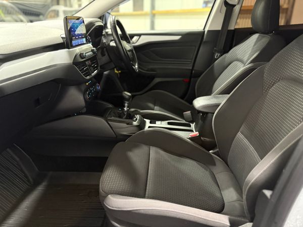 2018 Ford Focus Zetec 1.0 100 Bhp NEW MODEL 373123053