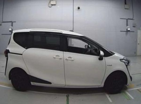 2019 Toyota Sienta Automatic Hybrid 7 Seater famil 373165376