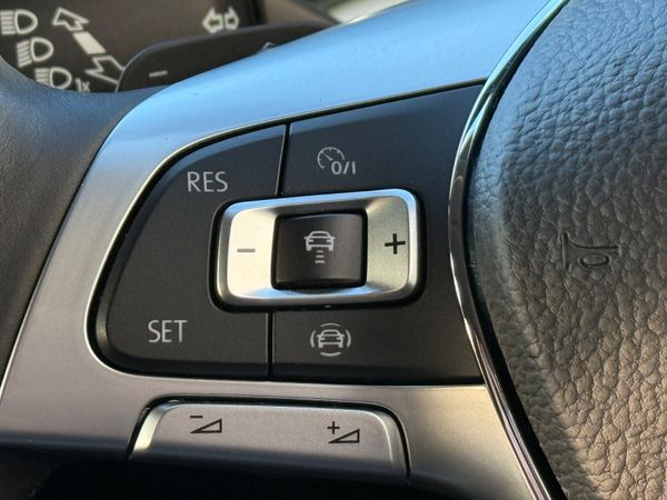 Now Reserved! *Low Kms* 191 Volkswagen Touareg! 373161376