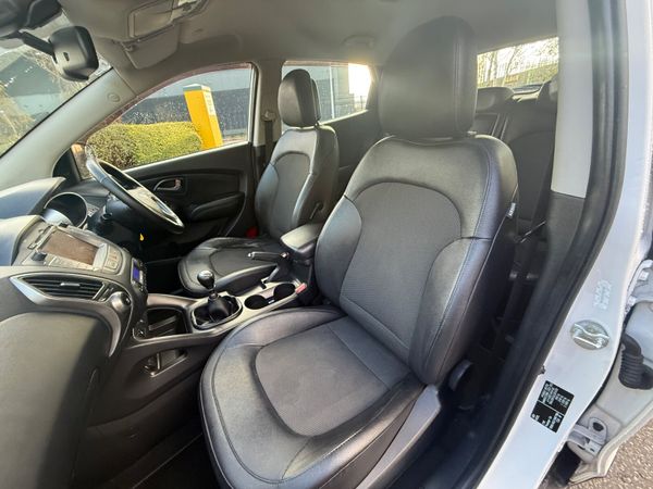 Hyundai ix35 1.7 CRDI High Spec 373208015