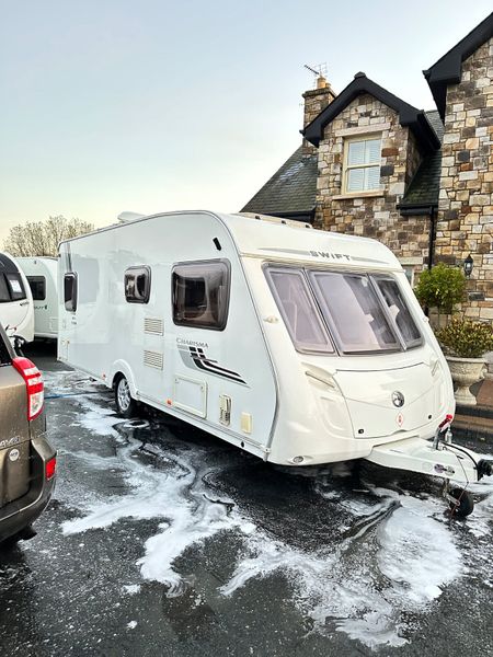 ✨STUNNING SWIFT CHARISMA 4 BERTH FIXED BED✨ 373226856