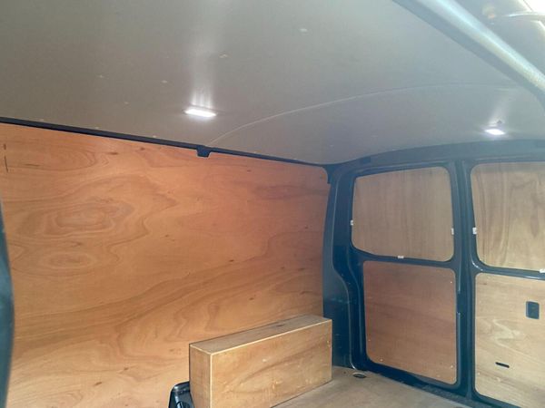 Volkswagen Transporter 2022 373281235