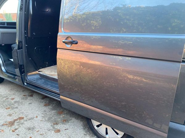 Volkswagen Transporter 2022 373281237