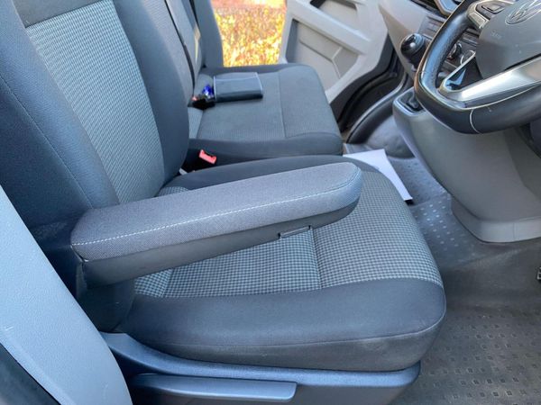 Volkswagen Transporter 2022 373281248