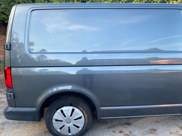 Volkswagen Transporter 2022 373281240