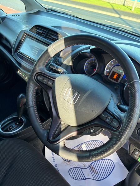 2012 Honda Fit (Jazz) 1.3 Hybrid Automatic 373297641