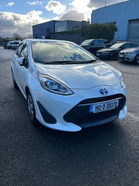 Toyota Aqua 373326091