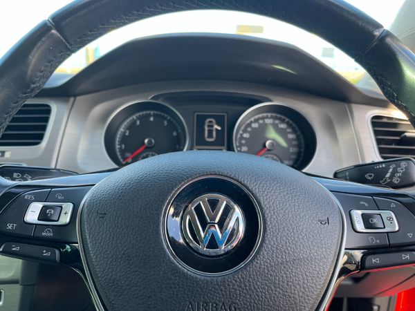 VOLKSWAGEN GOLF 2016, 1.2 TSI 5DR AUTO  LOW KMS 373323014
