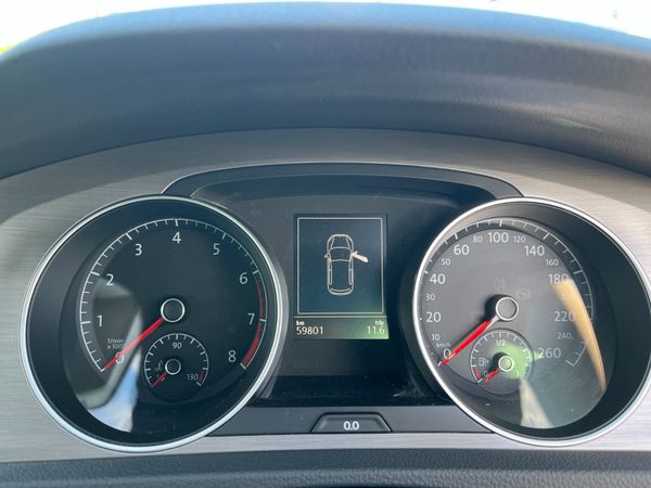 VOLKSWAGEN GOLF 2016, 1.2 TSI 5DR AUTO  LOW KMS 373323011