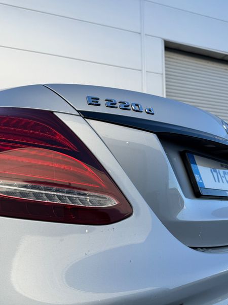 Mercedes-Benz E220d AMG NightPack 373334147