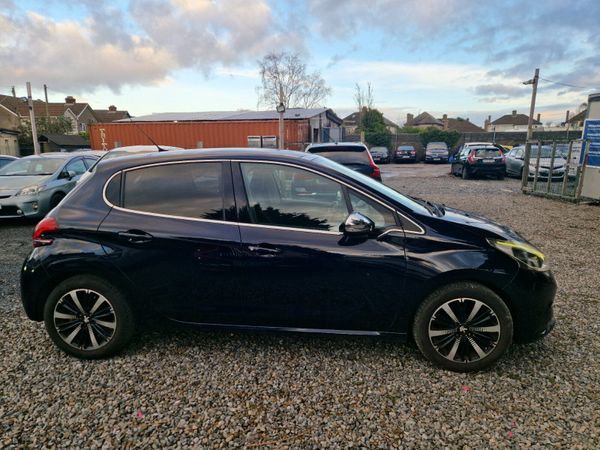 2017 Peugeot 208 Pan Sunroof| 1.2 Petrol Auto 373371487