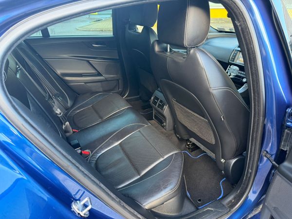 Jaguar XE 2.0D R-Sport Automatic 373389599