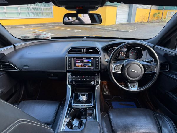 Jaguar XE 2.0D R-Sport Automatic 373389600