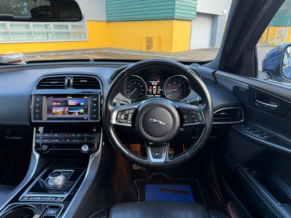 Jaguar XE 2.0D R-Sport Automatic 373389601