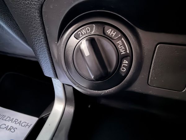 Nissan Navara 2016 Crew Cab Pick Up 373429321