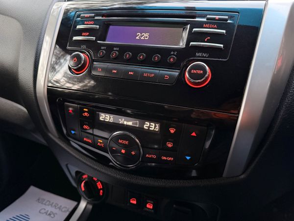 Nissan Navara 2016 Crew Cab Pick Up 373429323