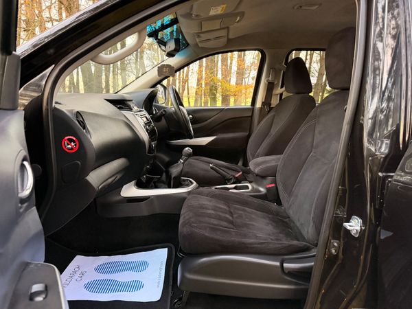 Nissan Navara 2016 Crew Cab Pick Up 373429334