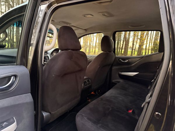 Nissan Navara 2016 Crew Cab Pick Up 373429332